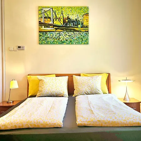 Lagymanyosiapartman * Budapest